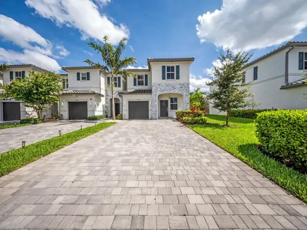 11968 NW 47th Manor, Coral Springs, FL 33076