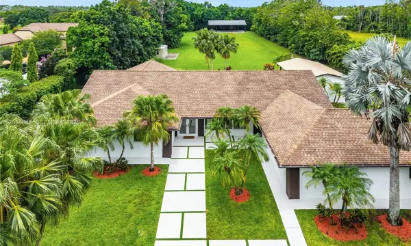 13900 Mustang Trail, Southwest Ranches, FL 33330