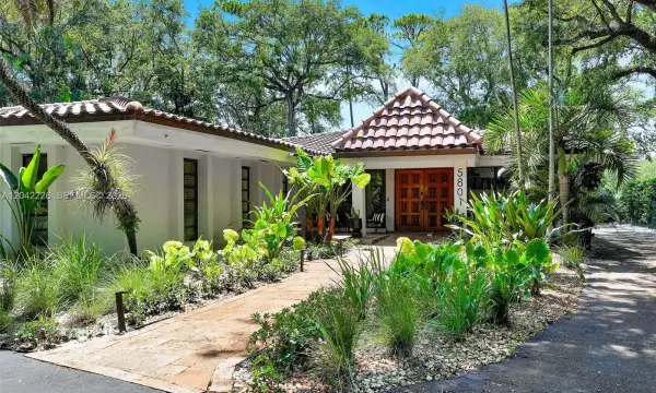 5801 SW 37th Terrace, Dania Beach, FL 33312