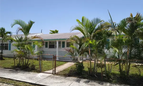 Address Withheld, West Park, FL 33023
