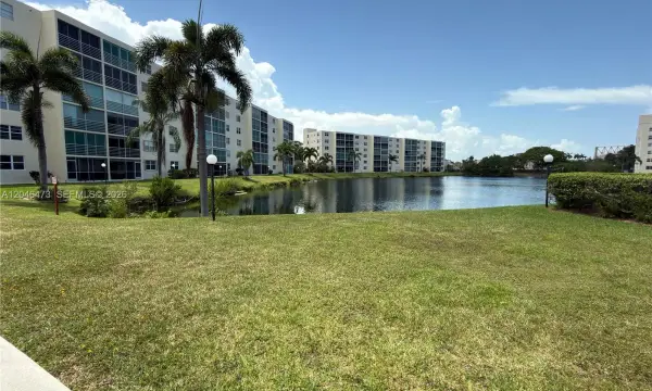 141 SE 3rd Avenue 106, Dania Beach, FL 33004