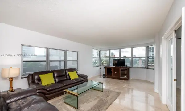 1985 S Ocean Drive 2q, Hallandale Beach, FL 33009