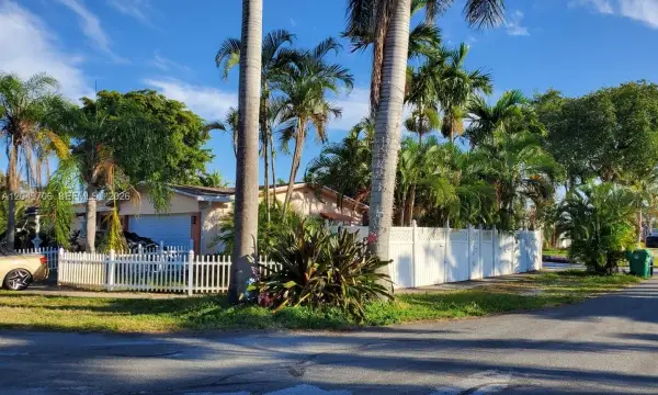 804 NW 8th Street, Dania Beach, FL 33004