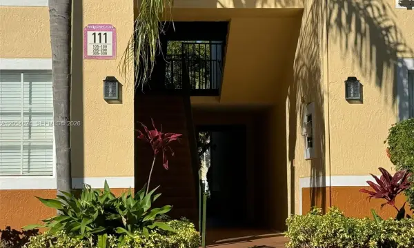 111 Yacht Club Way, Unit 107, Hypoluxo, FL, 33462