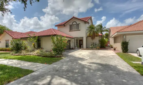 9521 NW 18th Manor, Plantation, FL 33322