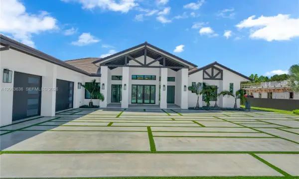 Address Withheld, Southwest Ranches, FL 33331