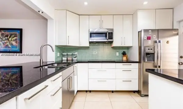 2081 S Ocean Drive 411, Hallandale Beach, FL 33009