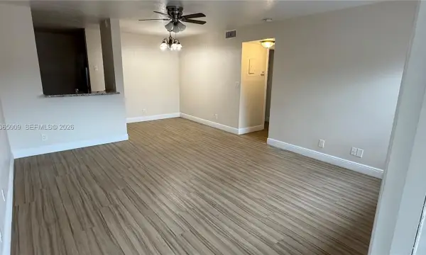 1006 Twin Lakes Drive 20-e, Coral Springs, FL 33071