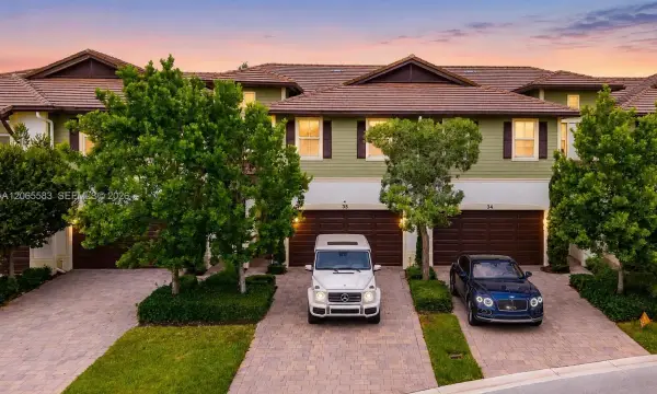 22936 Clear Echo Drive 35, Boca Raton, FL 33433