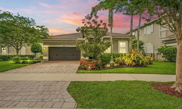 8550 Lakeside Bend, Parkland, FL 33076