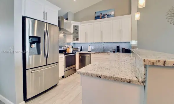 206 Liberty Court ., Deerfield Beach, FL 33442