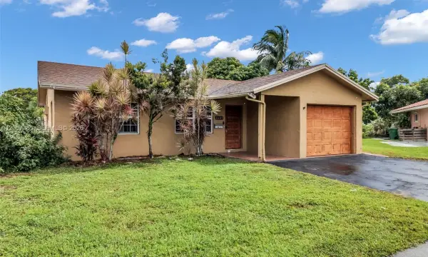 6605 NW 77th Street, Tamarac, FL 33321