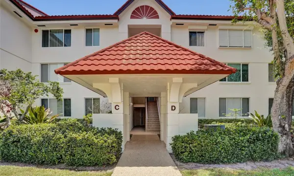 102 Half Moon Circle C3, Hypoluxo, FL 33462