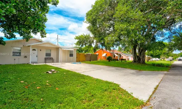 3344 Plaza Place, Lake Worth, FL 33462