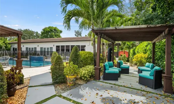 5030 SW 170th Avenue, Southwest Ranches, FL 33331