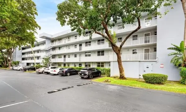 114 Royal Park Drive 3h, Oakland Park, FL 33309