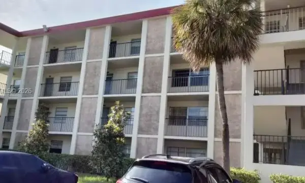 3001 NW 48th Avenue 333, Lauderdale Lakes, FL 33313