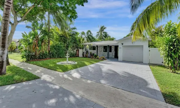 2446 Fillmore Street, Hollywood, FL 33020