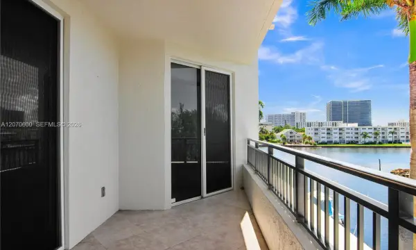 2880 NE 14th St Causeway 311, Pompano Beach, FL 33062