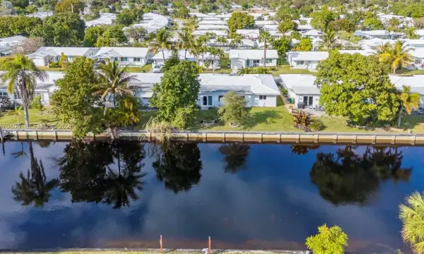 6810 NW 74th Place, Tamarac, FL 33321