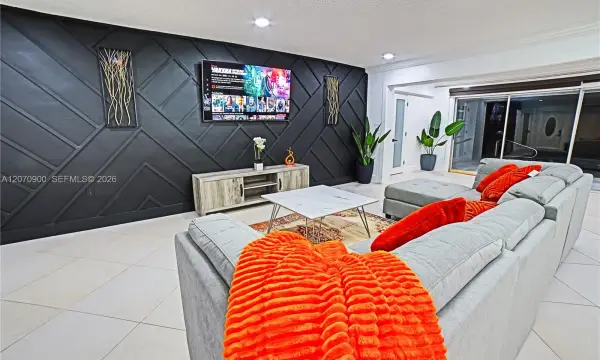 8651 Sunset Strip, Sunrise, FL 33322