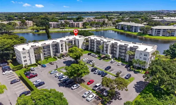9440 Poinciana Place 302, Davie, FL 33324