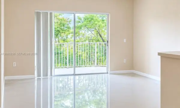 6976 SW 39th Street G205, Davie, FL 33314