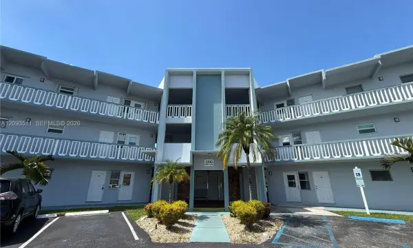 2200 Park Lane 306, Hollywood, FL 33021
