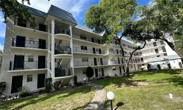 3360 Spanish Moss Terrace 403, Lauderhill, FL 33319