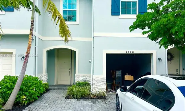 Address Withheld, Lake Worth, FL 33467