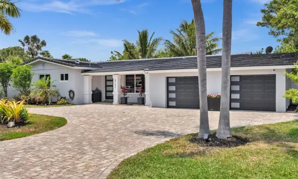 5121 NE 30th Terrace, Lighthouse Point, FL 33064