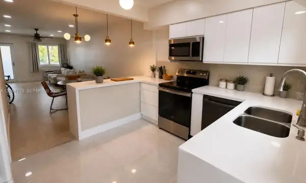600 Layne 226, Hallandale Beach, FL 33009