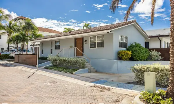 328 Missouri Street, Hollywood, FL 33019