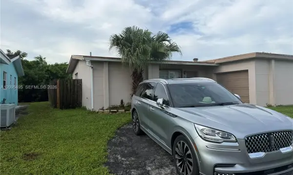 8410 NW 24th Place, Sunrise, FL 33322