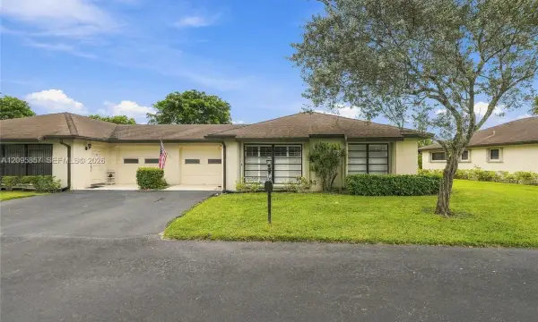 4865 Equestrian Road B, Boynton Beach, FL 33436