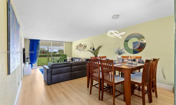 9820 S Hollybrook Lake Drive 208, Pembroke Pines, FL 33025