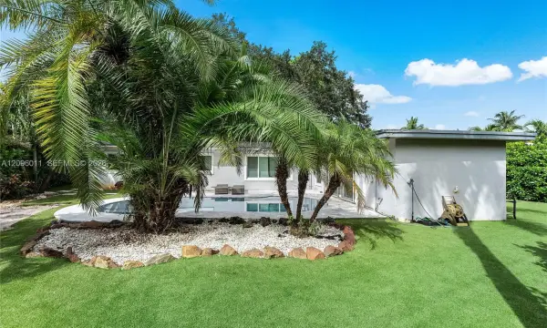 4872 NW 1st Court, Plantation, FL 33317