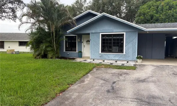 3721 W Valley Green Drive 48, Davie, FL 33328