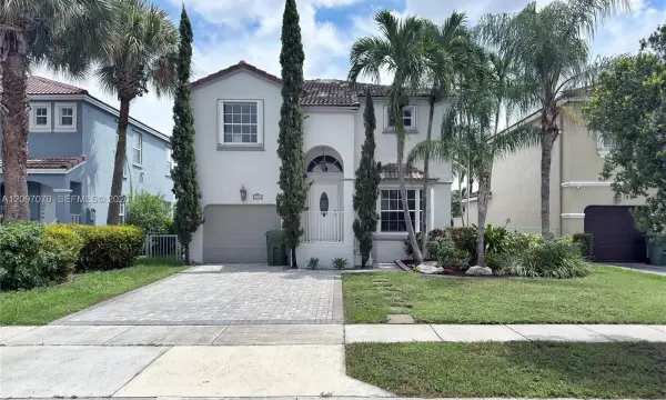 199 NW 152nd Avenue, Pembroke Pines, FL 33028