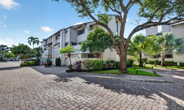 8 Port Side Drive 8a, Fort Lauderdale, FL 33316