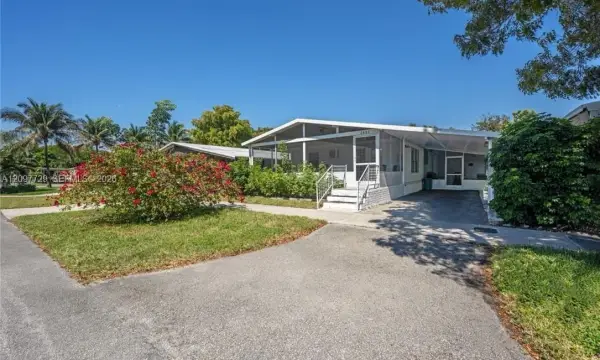 3031 SW 51st Street, Dania Beach, FL 33312