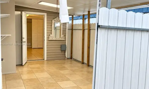 Address Withheld, Davie, FL 33314
