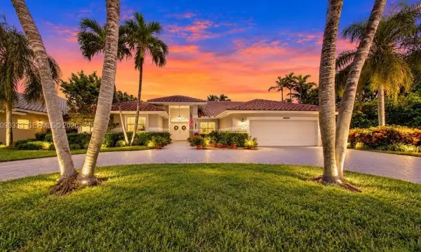 10071 NW 7th Street, Plantation, FL 33324
