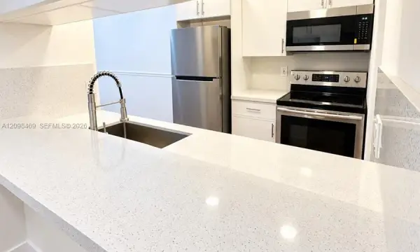 10762 La Placida Drive 7-306, Coral Springs, FL 33065
