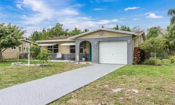 4871 NW 13th Avenue, Deerfield Beach, FL 33064
