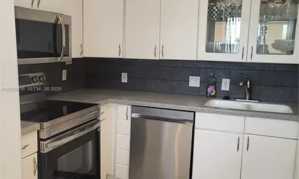 2050 Newcastle C 2050 C, Boca Raton, FL 33434