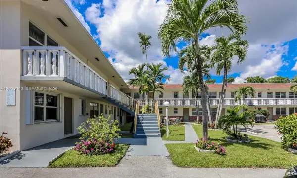 Address Withheld, Hollywood, FL 33019