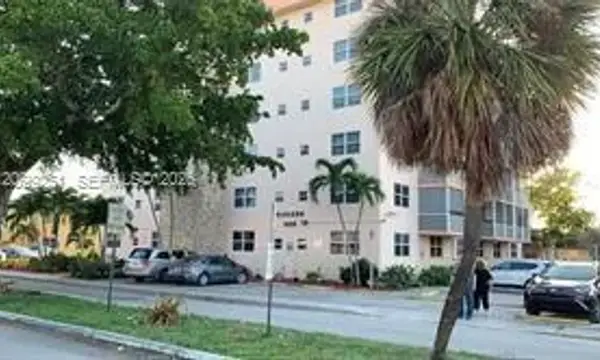 1830 Dixieanna Street 605, Hollywood, FL 33020
