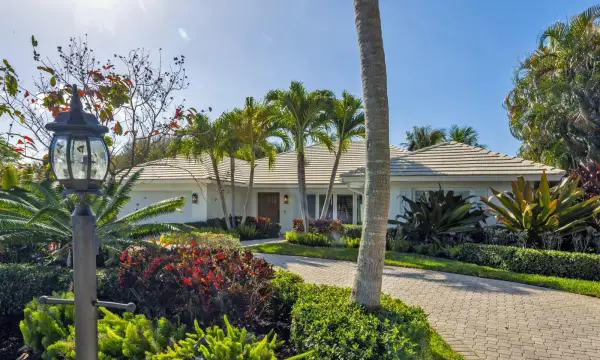 2720 Cardinal Circle, Gulf Stream, FL 33483