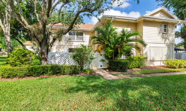 8142 Bridgewater Court 42c, Lake Clarke Shores, FL 33406